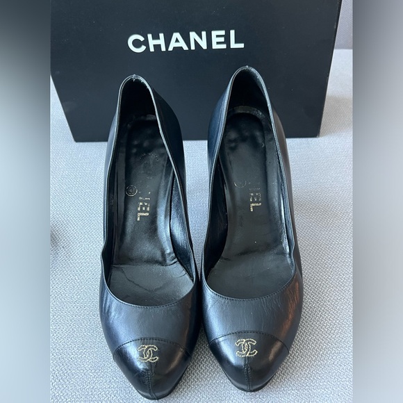 Chanel Pumps - Picture 1 of 12